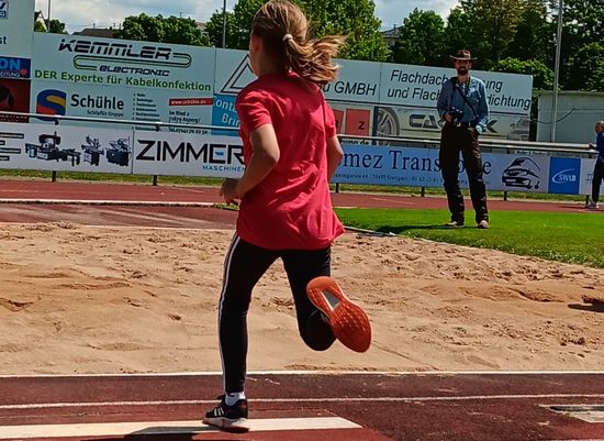 Tolle Leistungen beim Dreikampf im Freiberger Wasenstadion