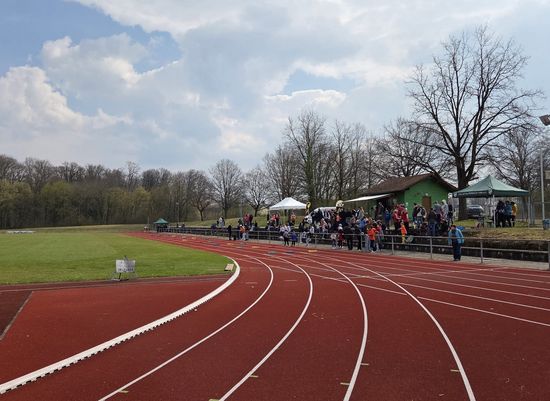 Starke Auftritte der Kreisvereine bei Langstaffeln und Stadioncross in Affalterbach